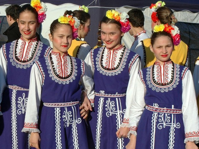 Болгарский танец костюм