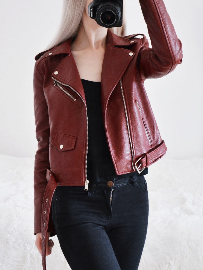 Bershka куртки кожаные женские бордовые