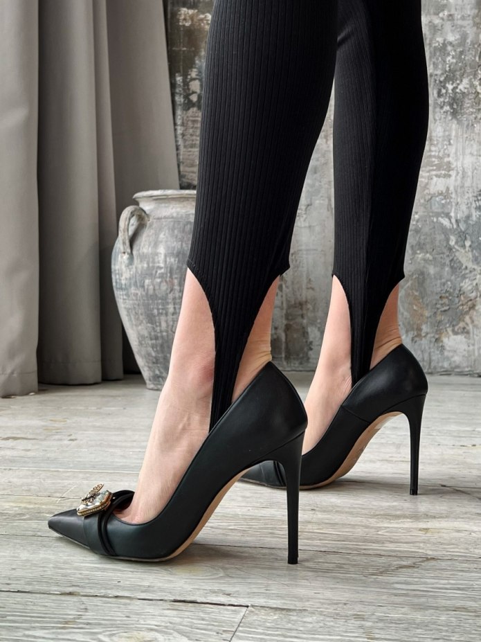 Брюки с штрипками Zara