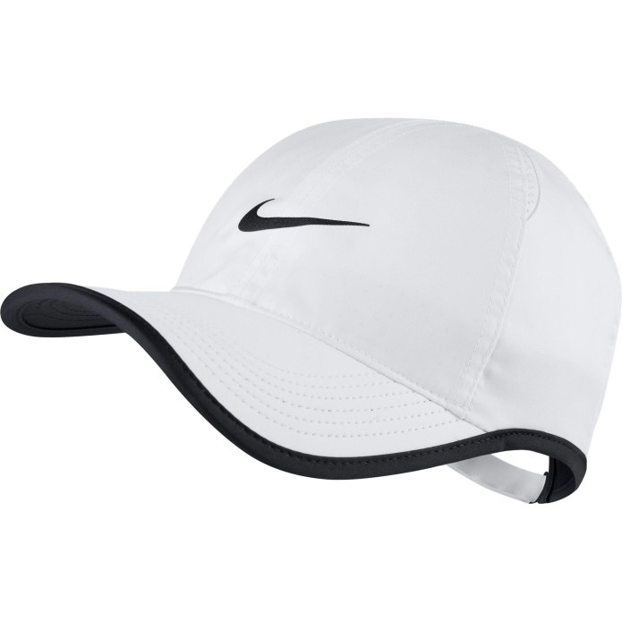 Бейсболка Nike Dri Fit Featherlight