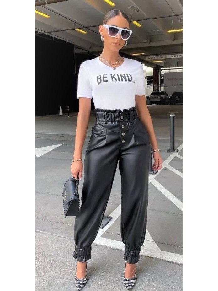 Zara брюки из экокожи бежевые
