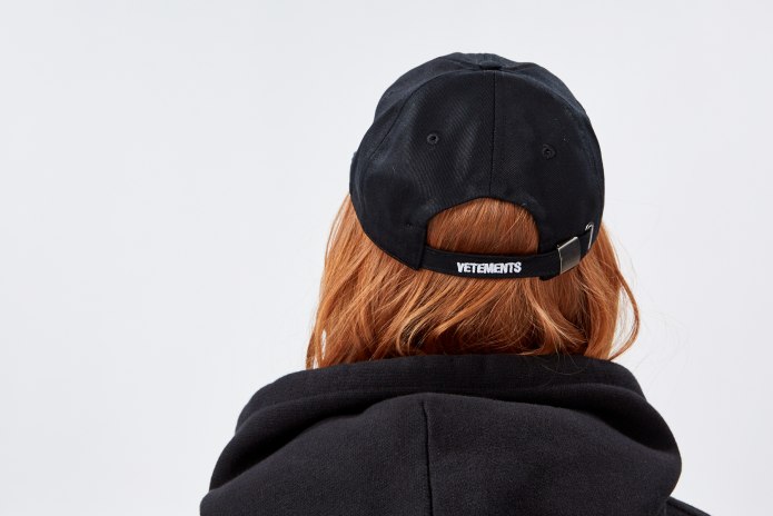Кепка vetements friends