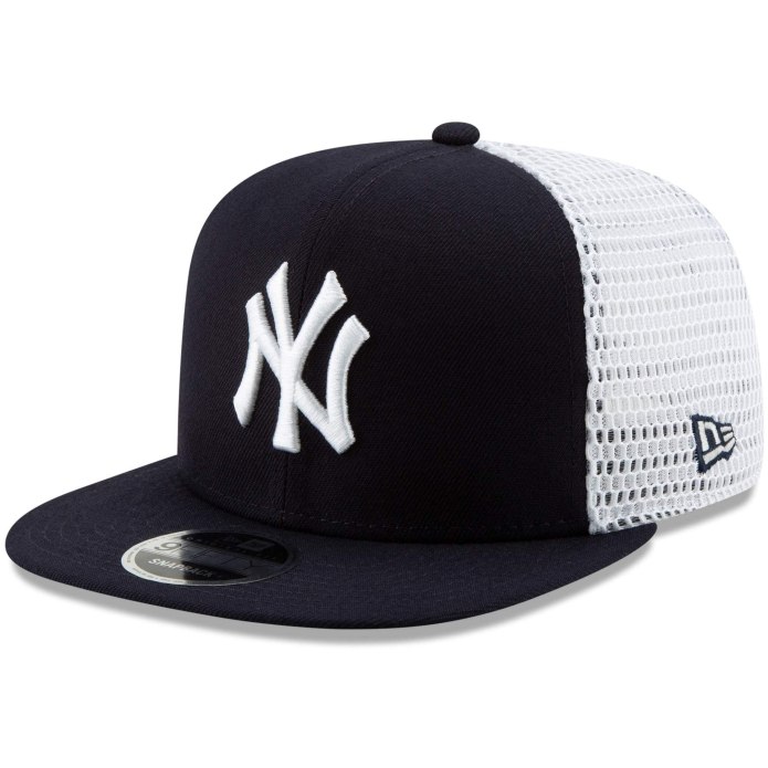 New era Navy Corduroy Retro Crown 9fifty Strapback