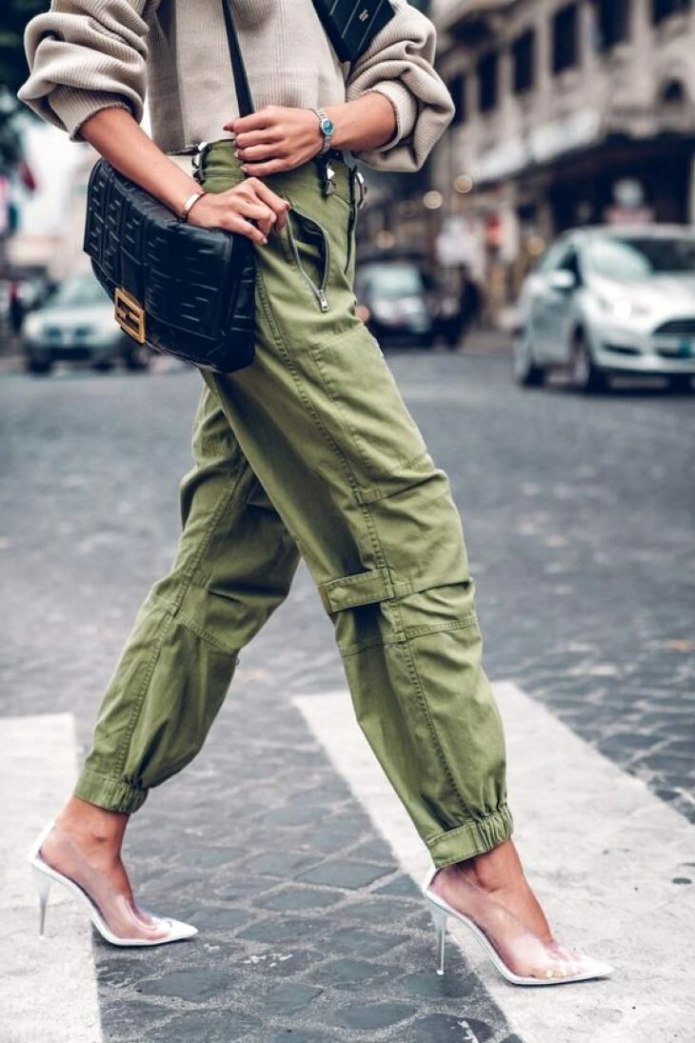 Брюки с сапогами