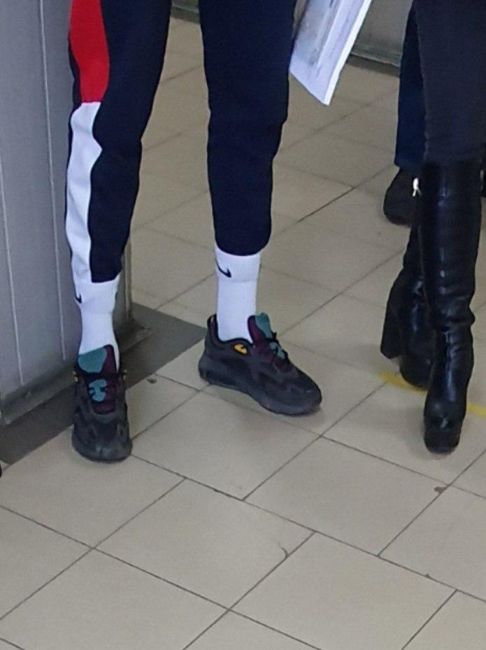 Длинные носки с джинсами