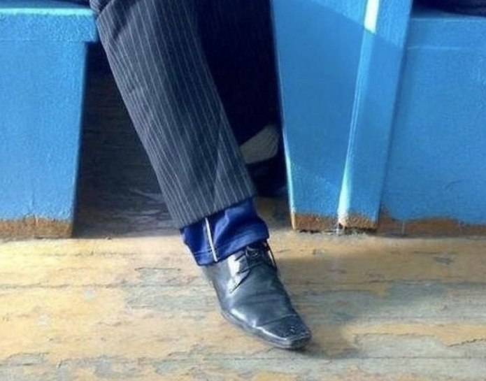 Штаны адидас и мартинсы