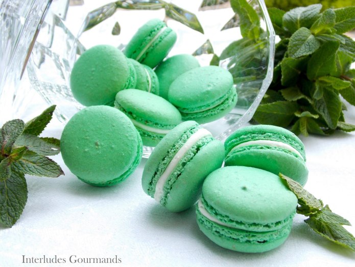 Мятные макаруны
