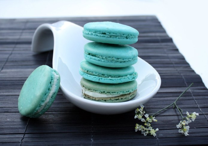 Мятные макаруны