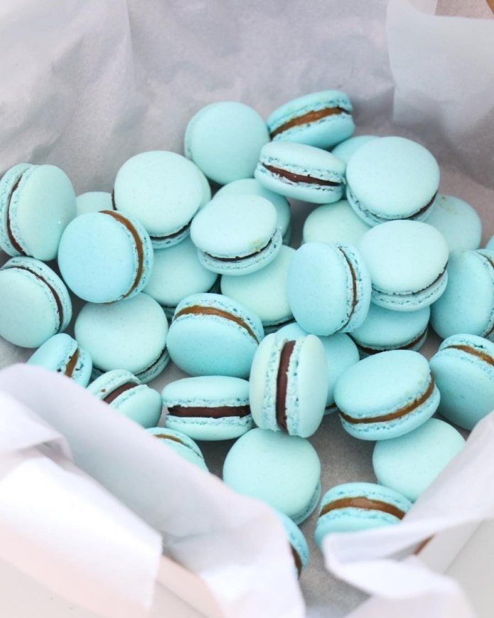 Сладости мятного цвета