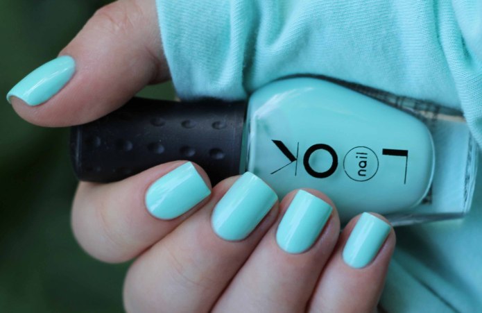 Мятный цвет лака для ногтей