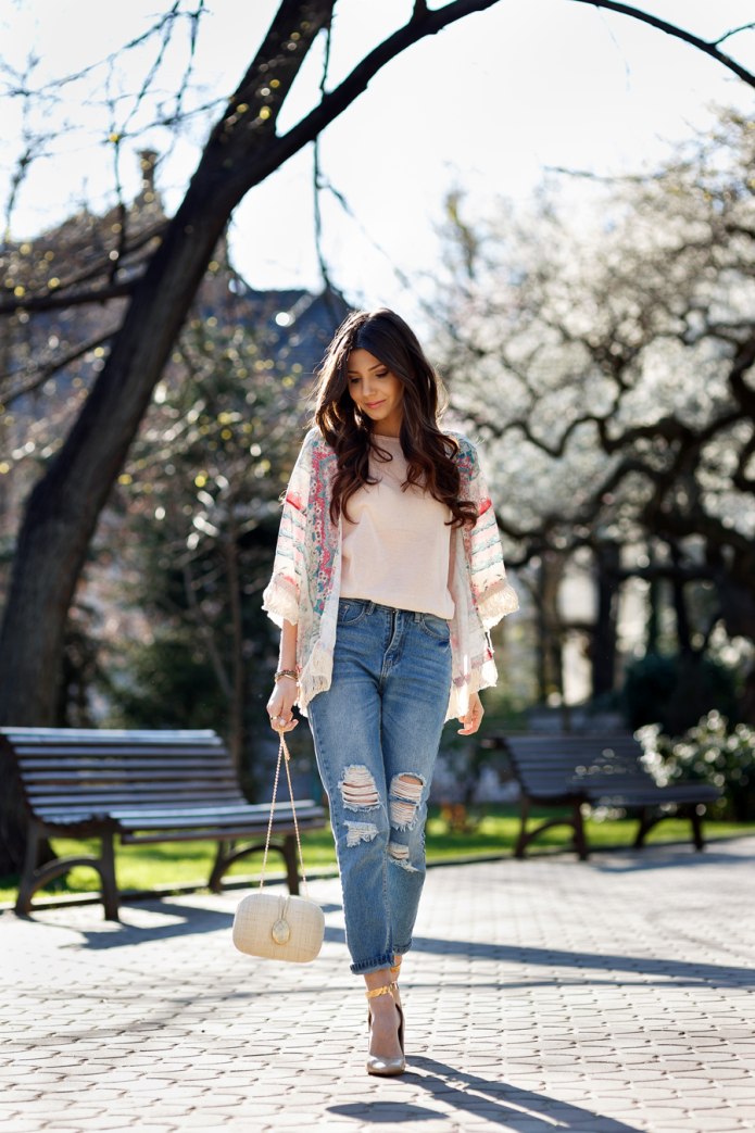 Весенний образ для прогулок