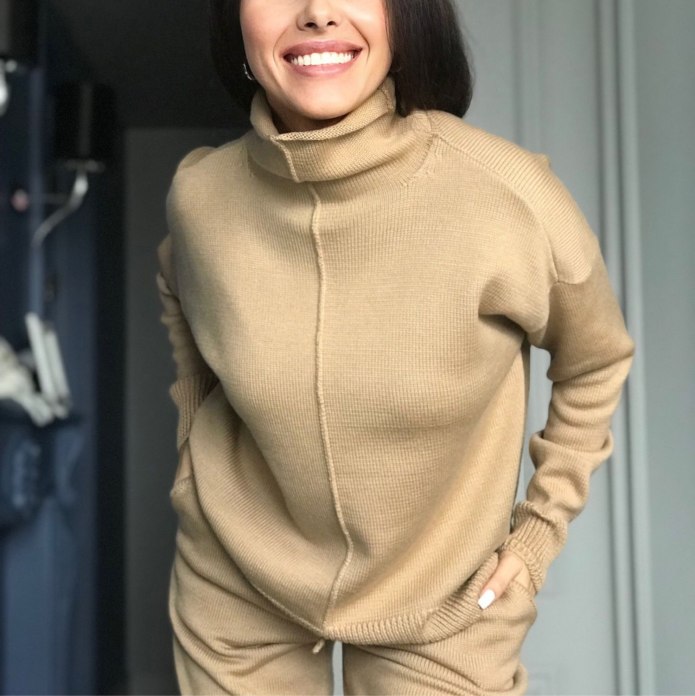 Джемпер с косами женский