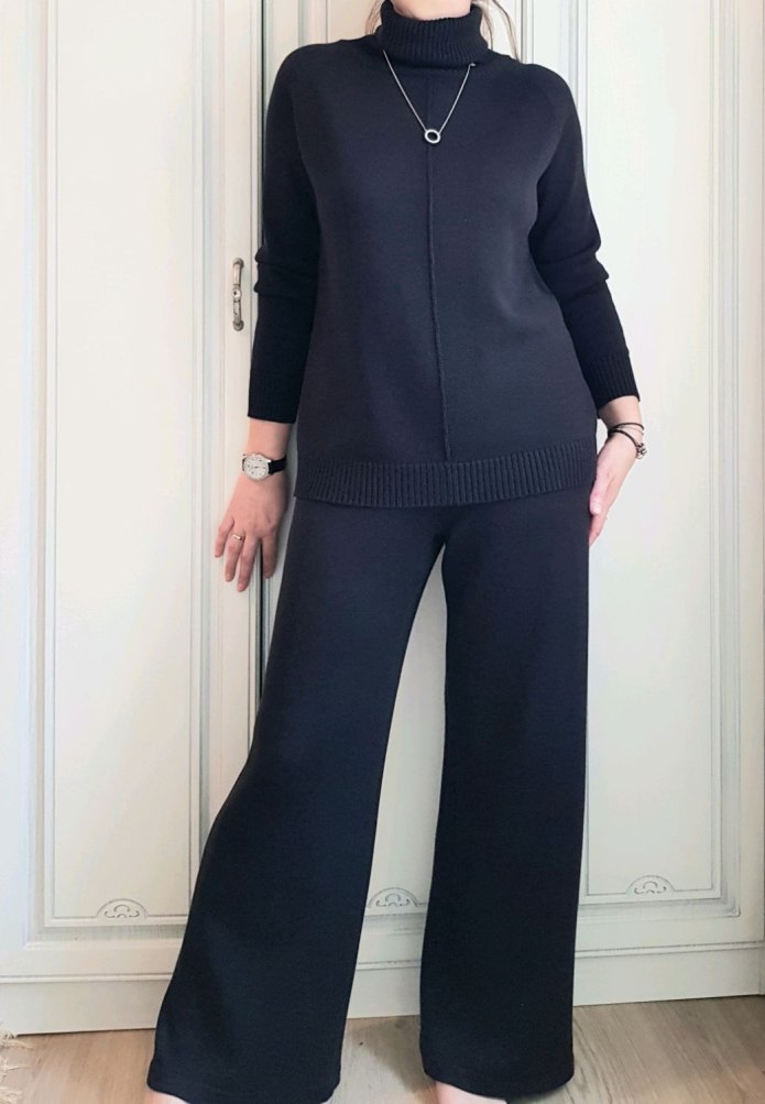 Трикотажные костюмы женские с брюками
