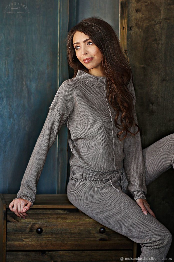 Костюм трикотажный