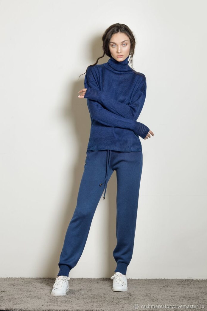 Вязаный костюм