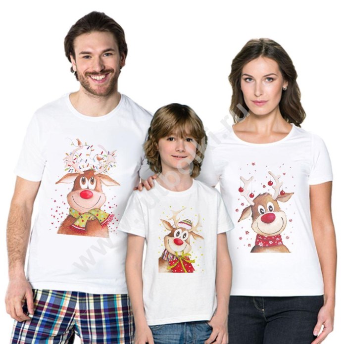 Рождественские футболки для всей семьи
