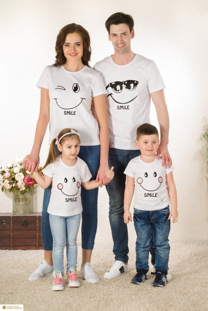 Костюмы для всей семьи в одном стиле