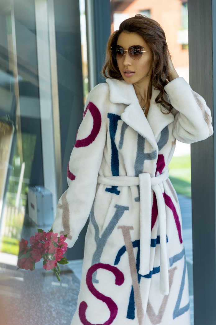 Цветные шубки из искусственного меха