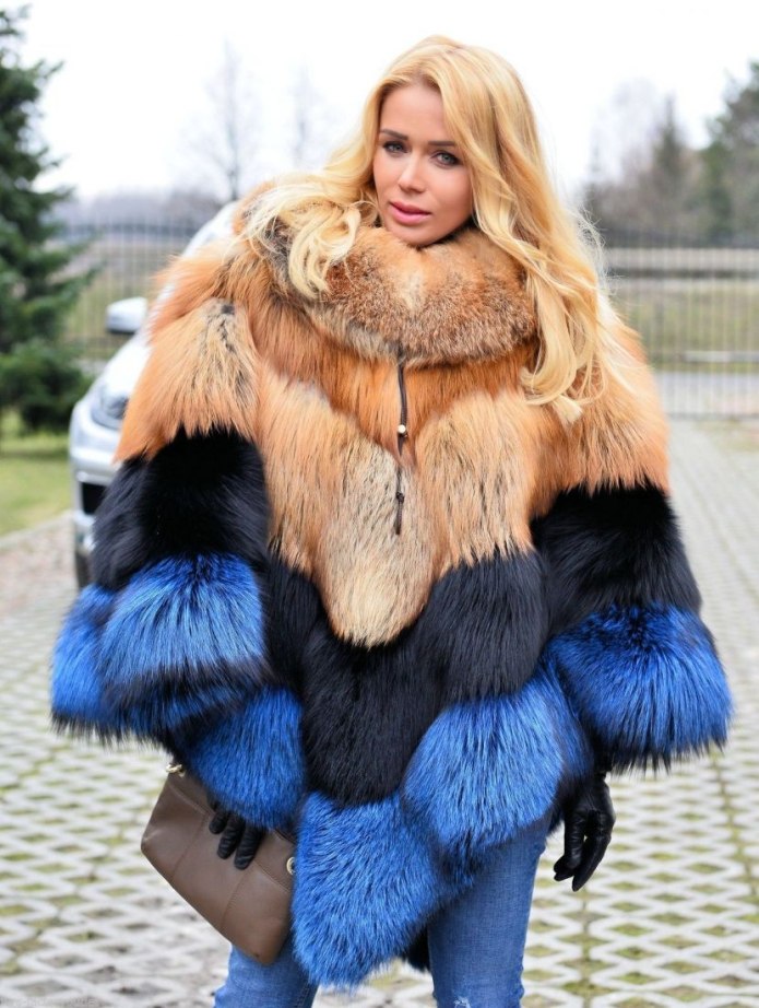 Цветная шуба из шерсти