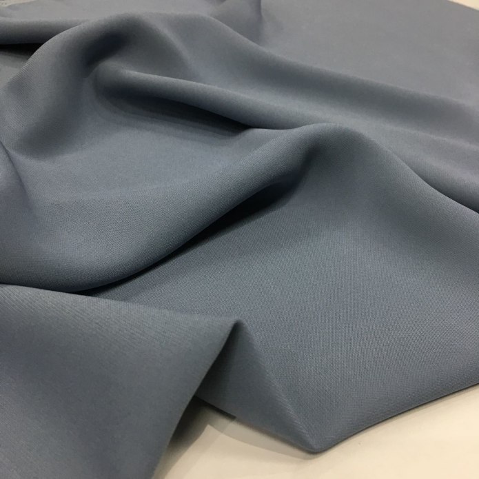 Костюмная шерсть розового цвета