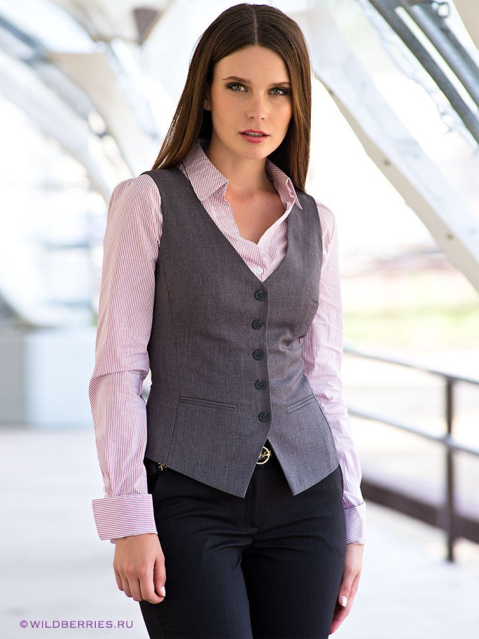 Жилет женский классический