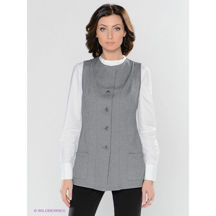 Виктория Бекхэм в жилетке