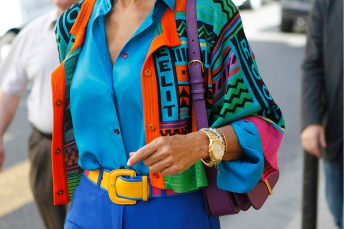 Яркая разноцветная одежда