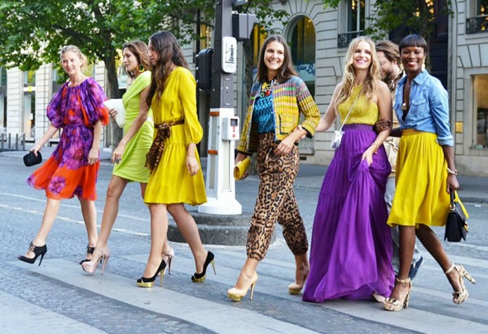 Яркая одежда