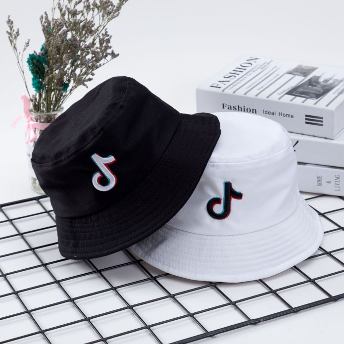 Популярная шляпа из тик тока