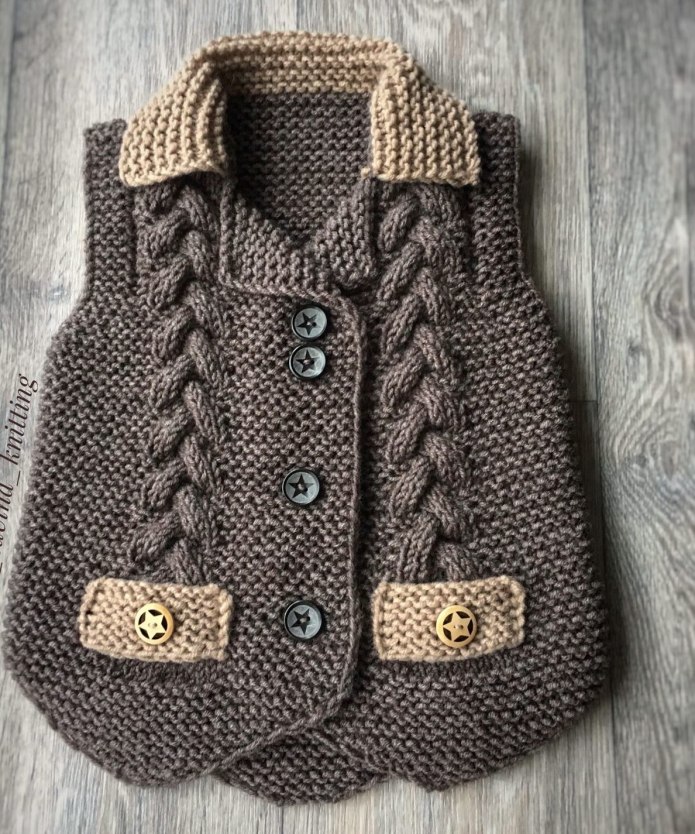 Детский вязаный жилет