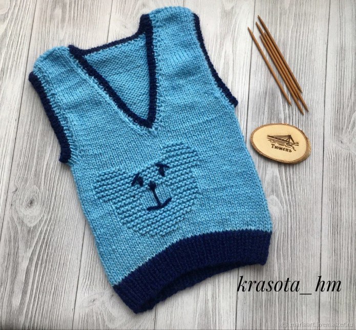 Детский вязаный жилет