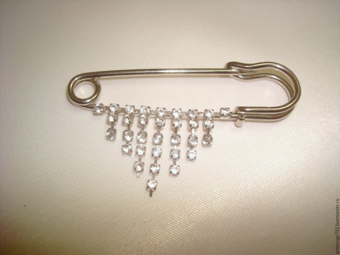 Английская булавка