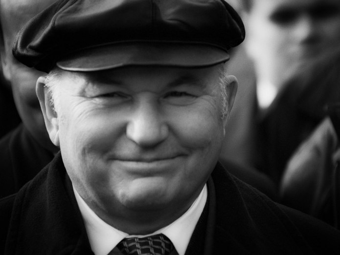 Лужков портрет