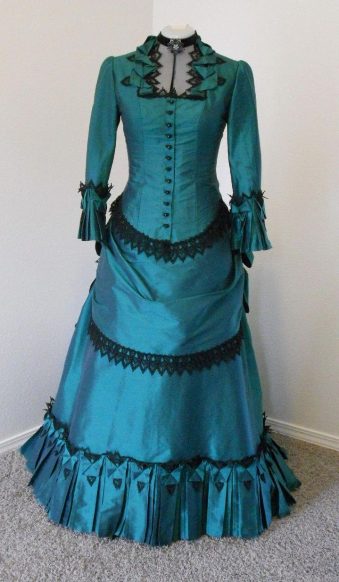 Платье в викторианском стиле