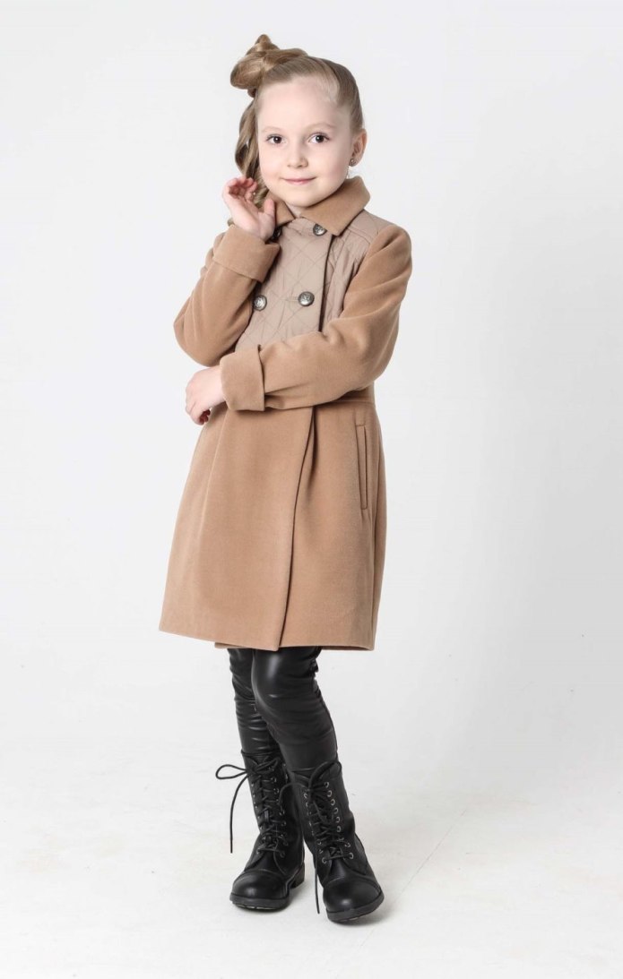 Стильное пальто для девочки