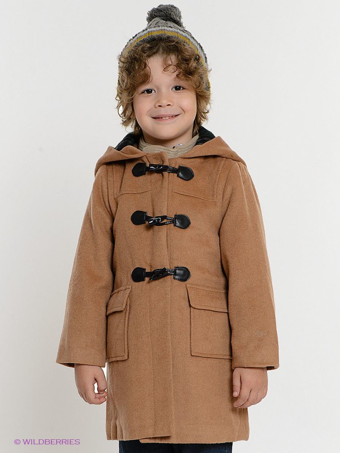 Девочка в коричневом пальто