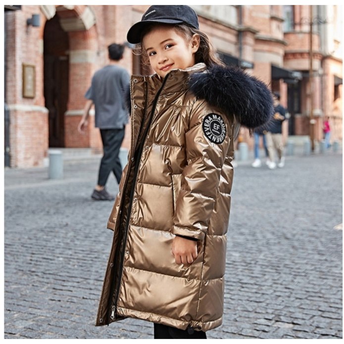 Детское пальто для девочки