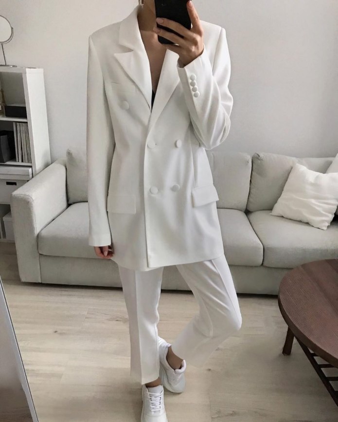 Брючный костюм женский черный оверсайз