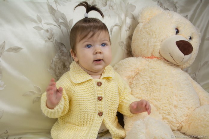 Кофточка для малыша