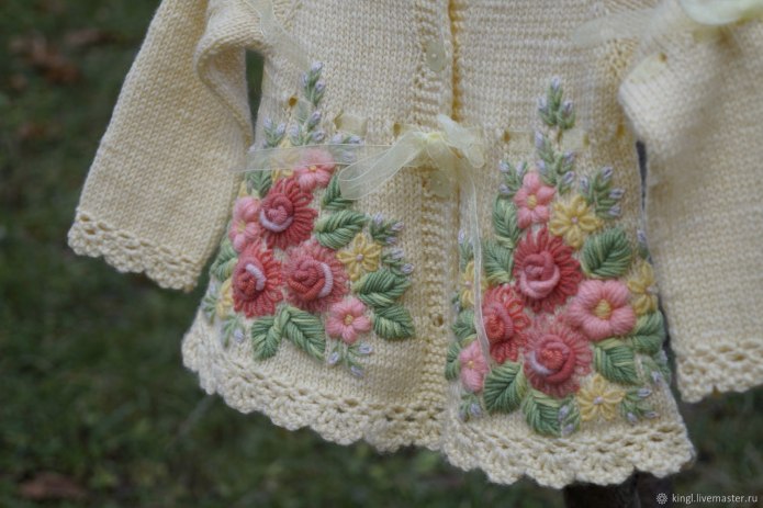 Вышитая кофточка для девочки