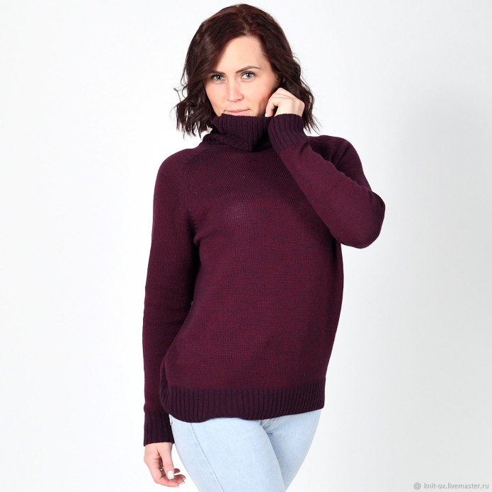 Черный свитер женский