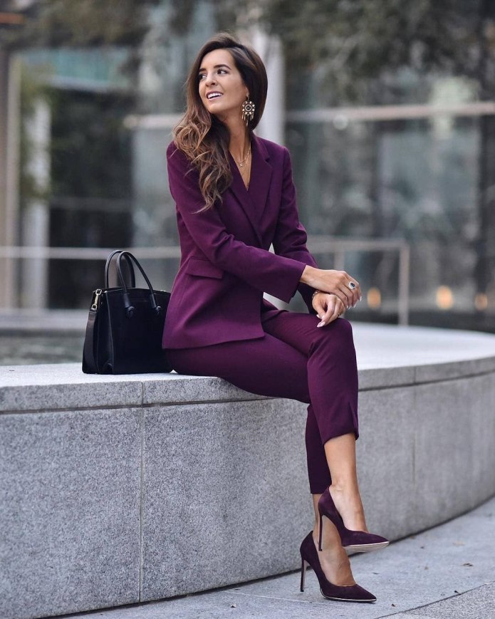 Кейт Бланшетт в белом брючном костюме