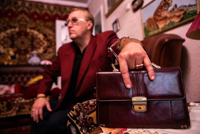 Малиновый пиджак Версаче