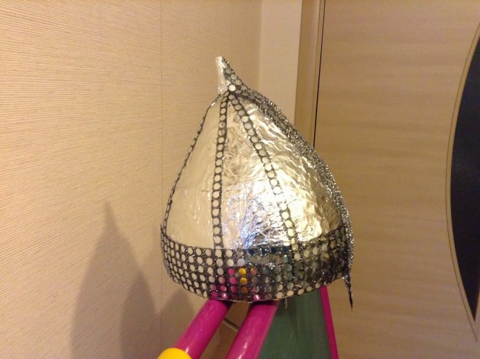 Шлем Ильи Муромца из картона