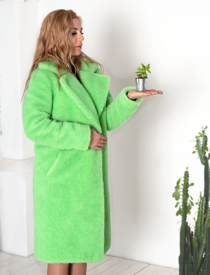 Шуба из искусственного меха