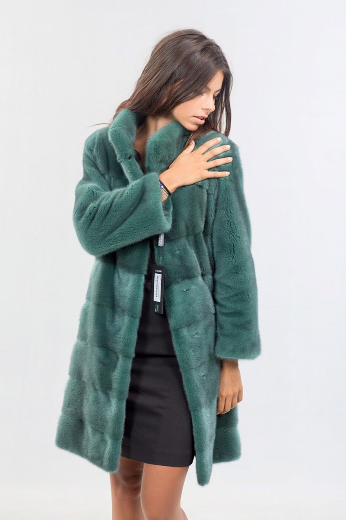 Шуба из мутона разноцветная