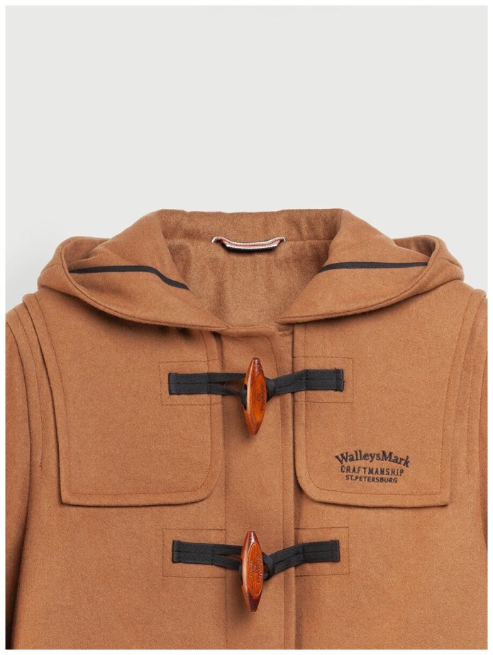 Красный мужской дафлкот