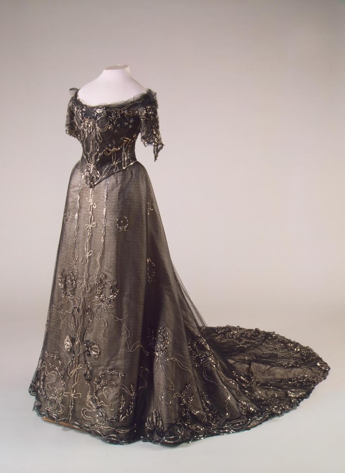 Бальное платье конец 19 века