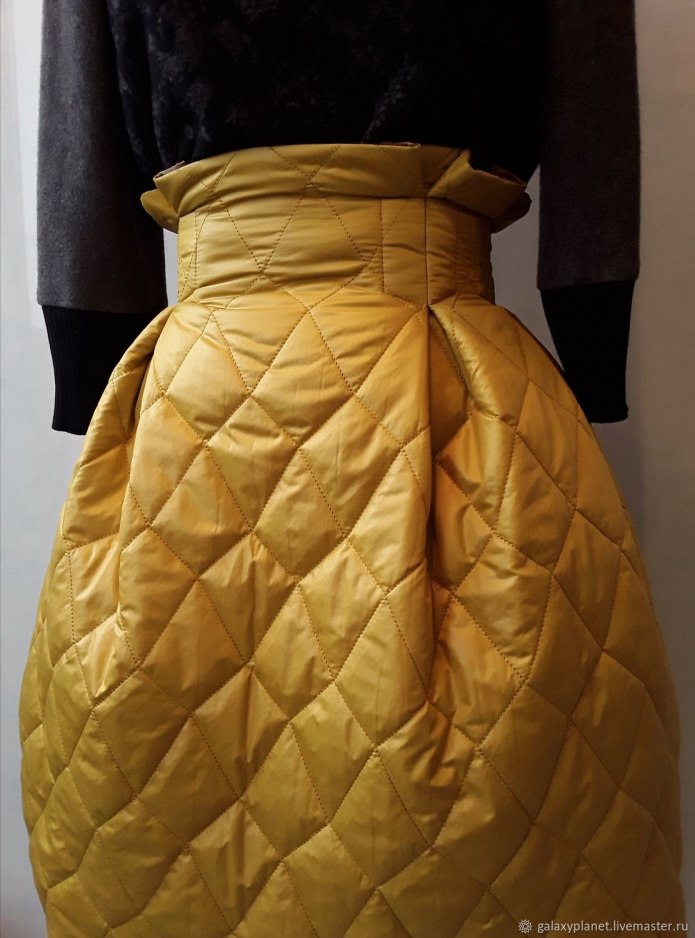 Юбка из стеганой ткани