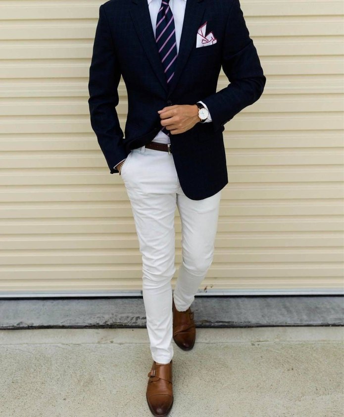 Жених с красным галстуком